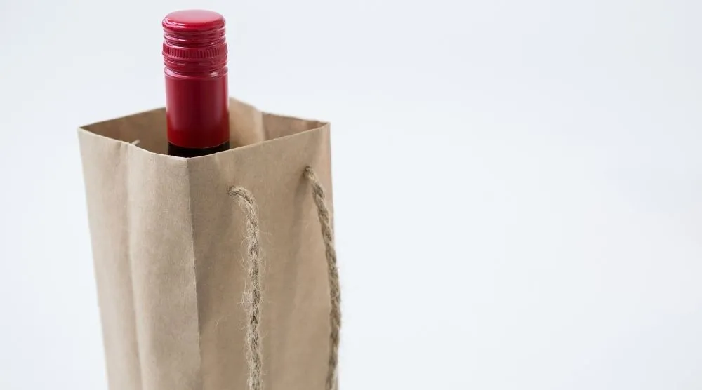 Ozdobna papierowa torba na wino